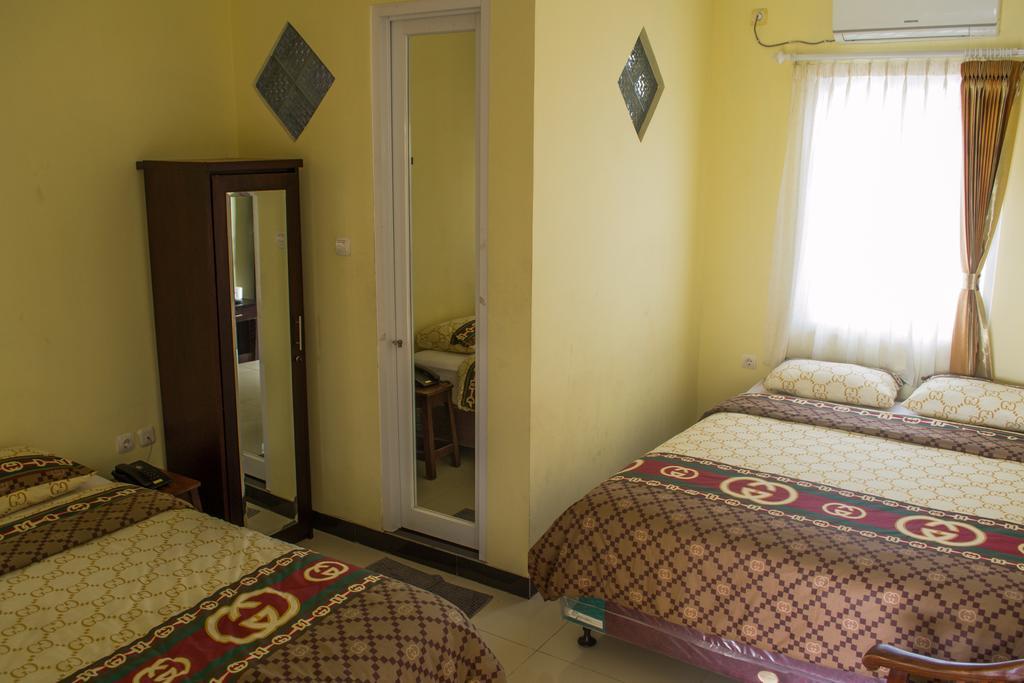 Guest House Salon Fora Gegerkalong Setiabudhi Bandung Zimmer foto