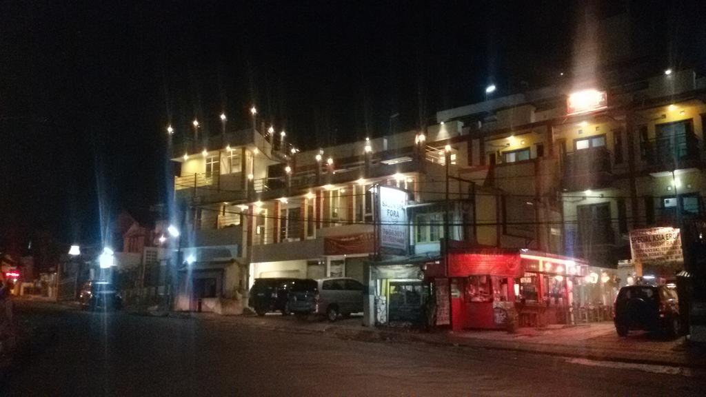 Guest House Salon Fora Gegerkalong Setiabudhi Bandung Exterior foto