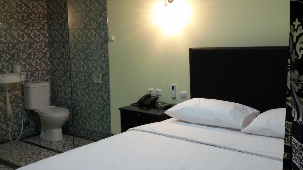 Guest House Salon Fora Gegerkalong Setiabudhi Bandung Exterior foto