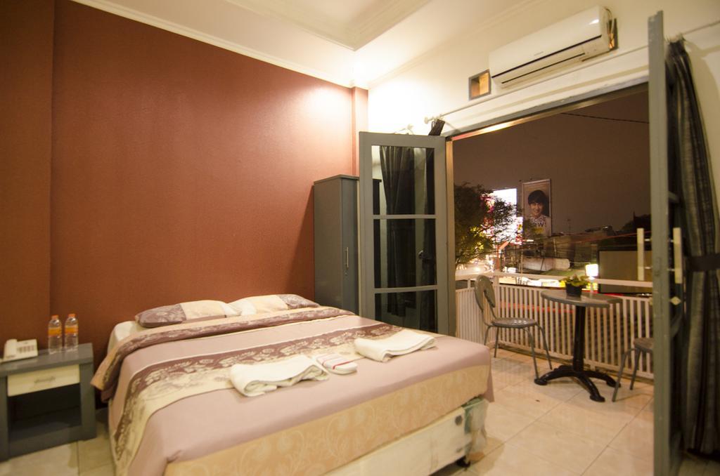 Guest House Salon Fora Gegerkalong Setiabudhi Bandung Exterior foto