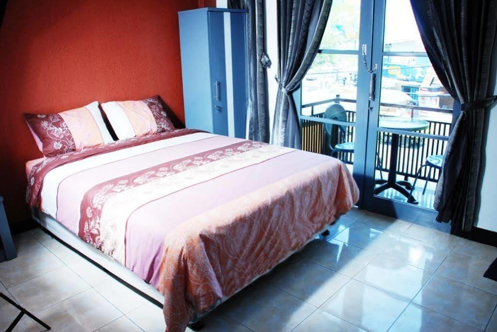 Guest House Salon Fora Gegerkalong Setiabudhi Bandung Exterior foto